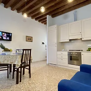 Rialto Market Apartment
